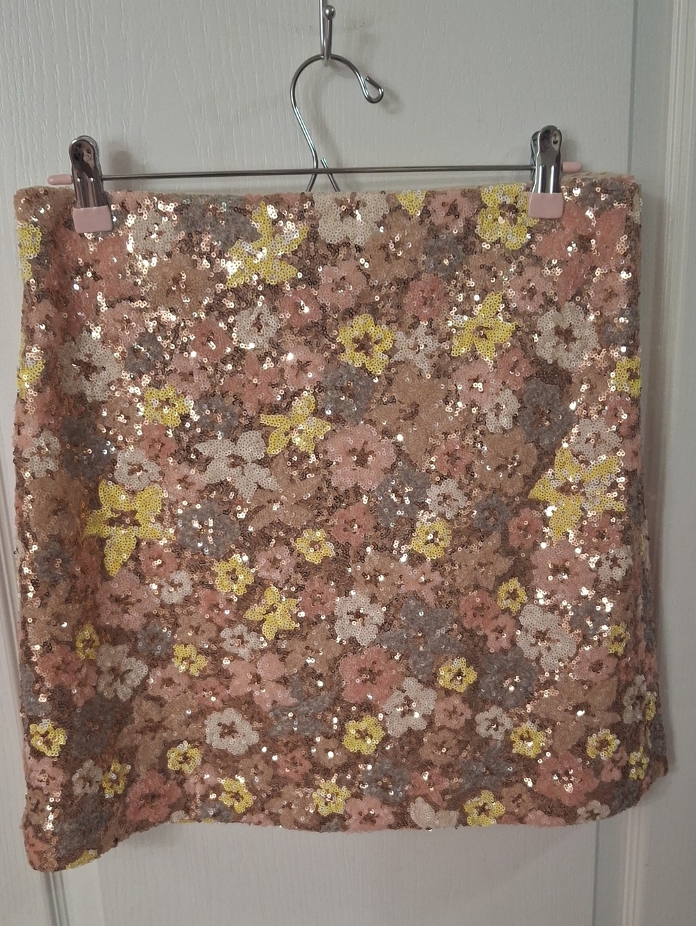 LOFT Pink, Yellow & Cream Sequin Floral Mini Skirt NWT  Size 6